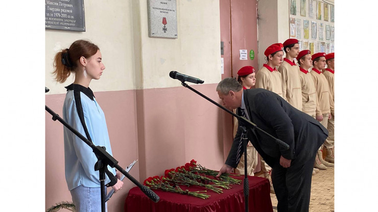 В Кашине открыли мемориальную доску в честь добровольца, погибшего на СВО - новости ТИА