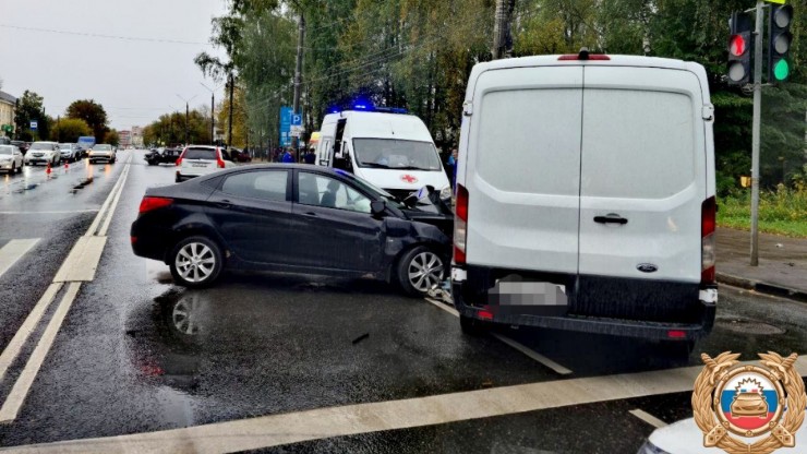 Пять человек пострадали в массовом ДТП на улице Дарвина в Твери - новости ТИА
