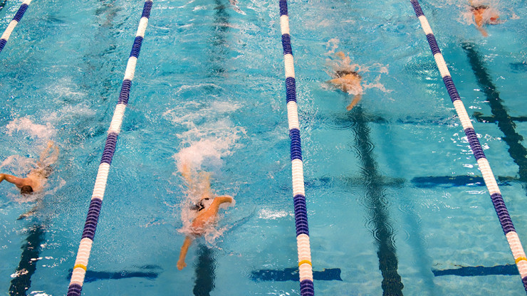 75-летний житель Твери установил рекорд по плаванию на дистанции 800 метров - новости ТИА