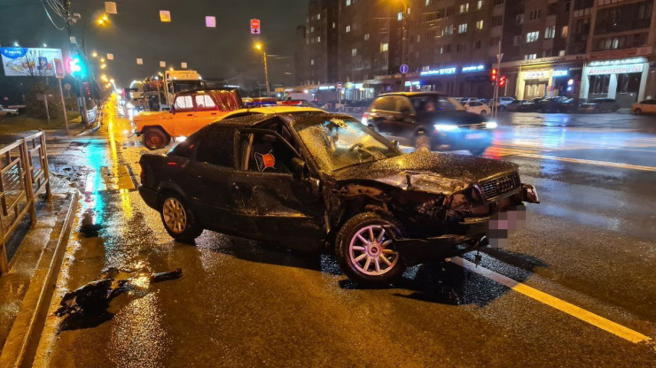 В Твери автомобиль Audi врезался в "УАЗ", пострадал водитель - новости ТИА