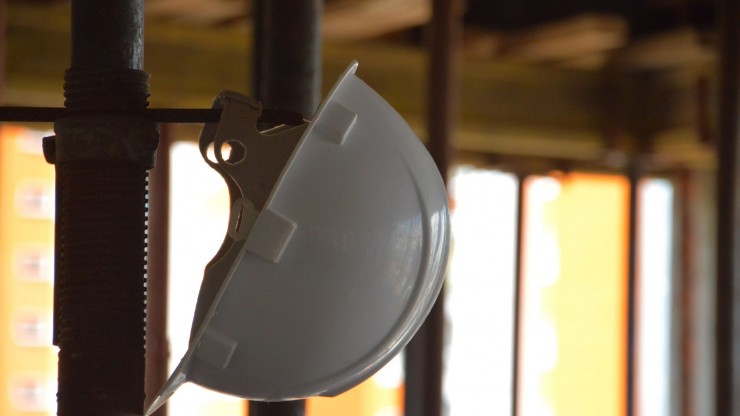 Трагедия под Тверью: рабочий сорвался с вышки на М-11 и погиб - новости ТИА