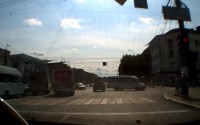 ГИБДД опубликовало видео аварии с маршутрным такси, в которой пострадали три человека - Новости ТИА