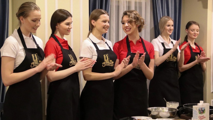 Претендентки на звание Мисс Тверь продемонстрировали свои кулинарные таланты - новости ТИА