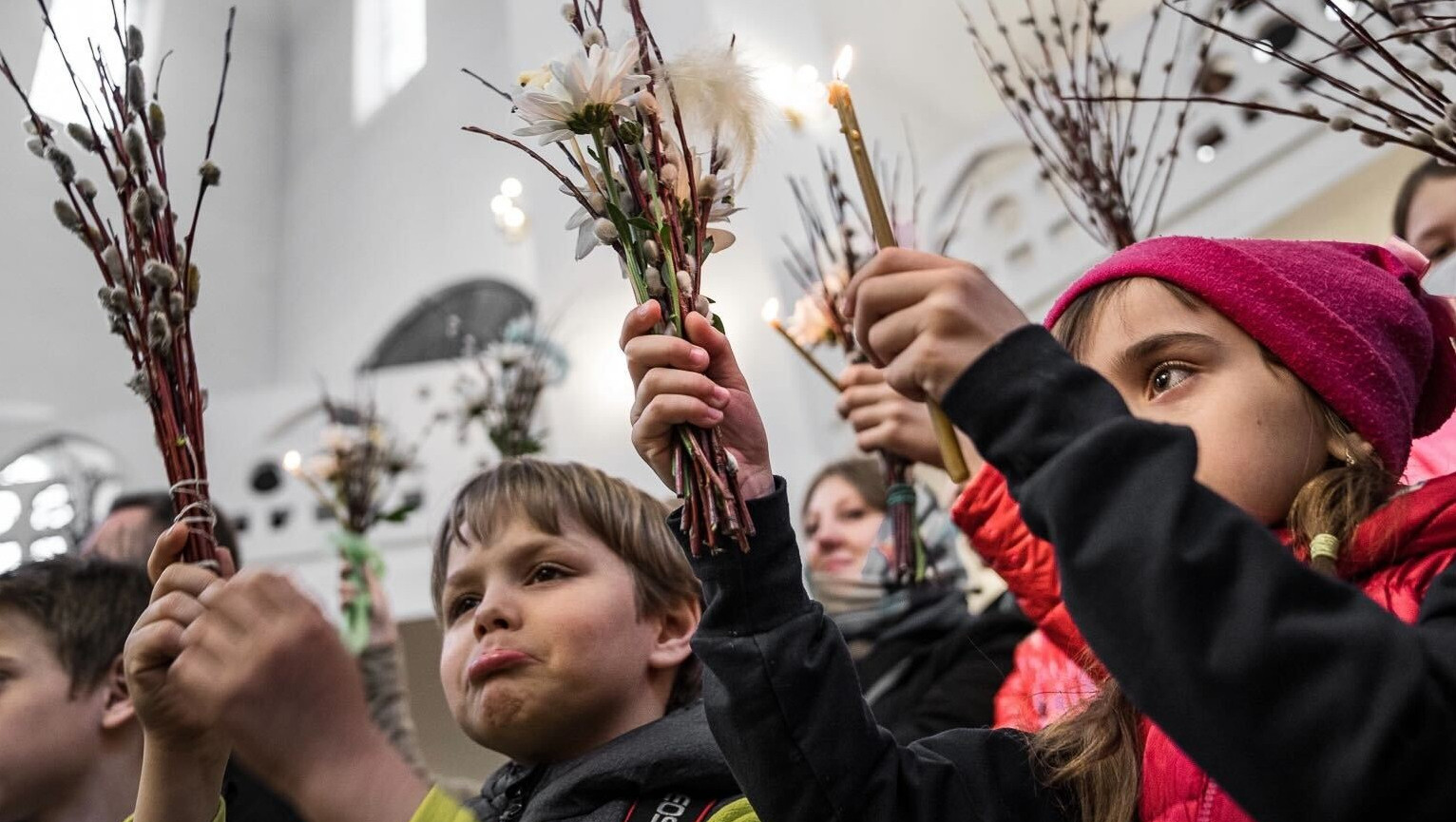 Можно ли наводить порядок в вербное воскресенье. Вербное воскресенье 2023 Тверская епархия. Вербное воскресенье в храме. Вербное воскресенье православный праздник. Православные празднуют Вербное Воскресение.