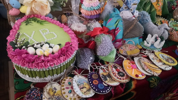 В Торжке прошла пасхальная ярмарка в помощь детям-сиротам - новости ТИА