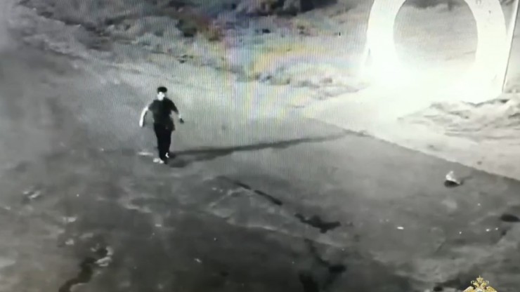 У кафе в Тверской области дорожный рабочий напал с "розочкой" на посетителей - новости ТИА