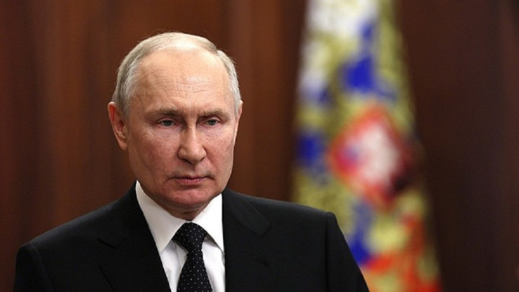 Путин подписал закон о задержании на месяц за нарушение военного положения - новости ТИА
