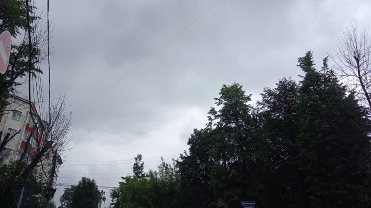 МЧС предупреждает жителей Тверской области о грозе, граде и сильном ветре - новости ТИА