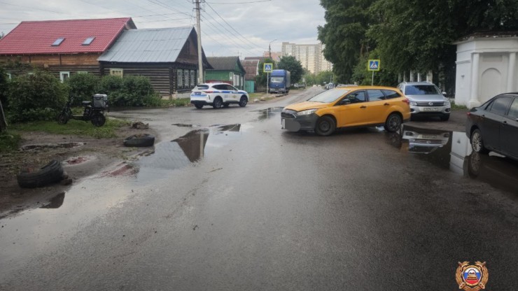 В Твери легковушка столкнулась с электровелосипедом: есть пострадавший - новости ТИА