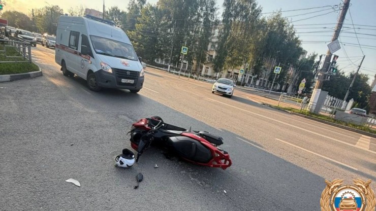 В Твери в аварии пострадал 70-летний мотоциклист - новости ТИА