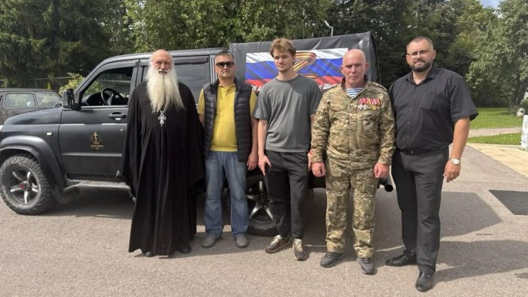 Из Калязина на СВО отправили освященный внедорожник - новости ТИА