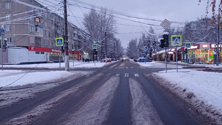 В Твери водитель сбил 12-летнюю девочку и скрылся с места ДТП - новости ТИА