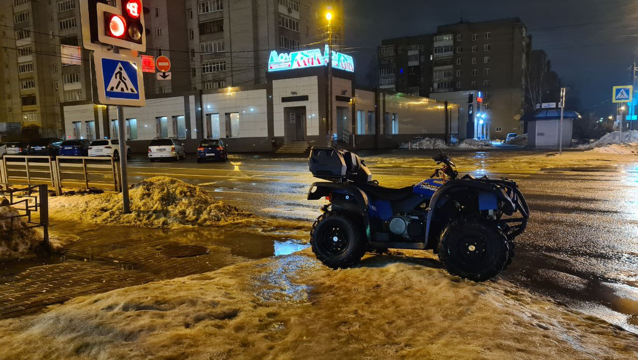 На Соминке в Твери перевернулся квадроцикл | 24.12.2022 | Тверь - БезФормата