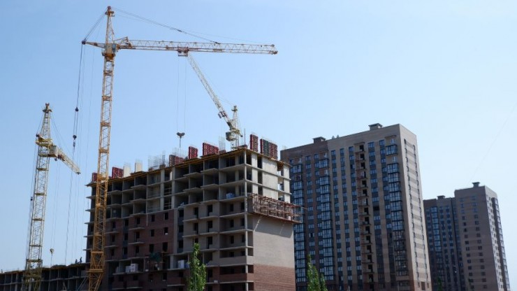 Для владельцев трех и более квартир в России могут повысить налоги - новости ТИА