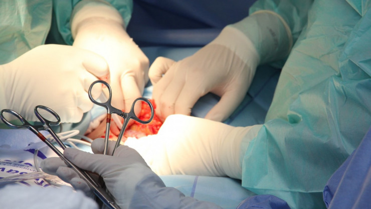Новорождённому из Твери хирурги вырезали опухоль больше сердца - новости ТИА