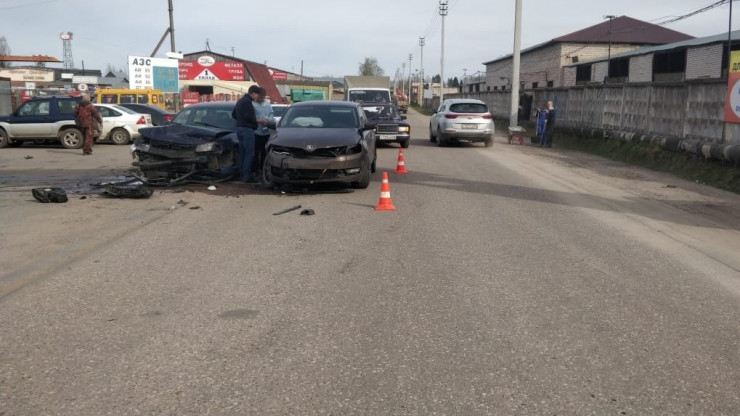 Госавтоинспекция Торжка опубликовала видео столкновения двух автомобилей - новости ТИА
