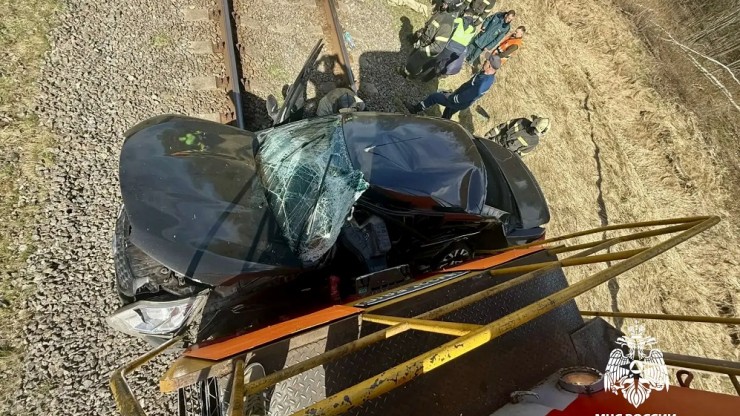 В Тверской области машина столкнулась с железнодорожным локомотивом - новости ТИА