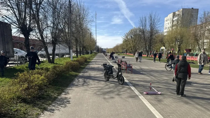 В Твери доставщик сбил 7-летнюю девочку, ребенка увезли в ДОКБ - новости ТИА