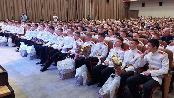 В Твери для 77 курсантов суворовского училища прозвучал "последний звонок" - новости ТИА