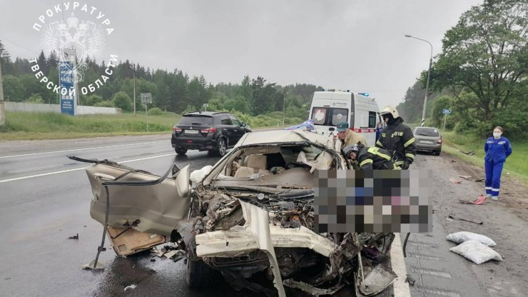 Два человека погибли в жутком ДТП в Вышневолоцком округе - новости ТИА