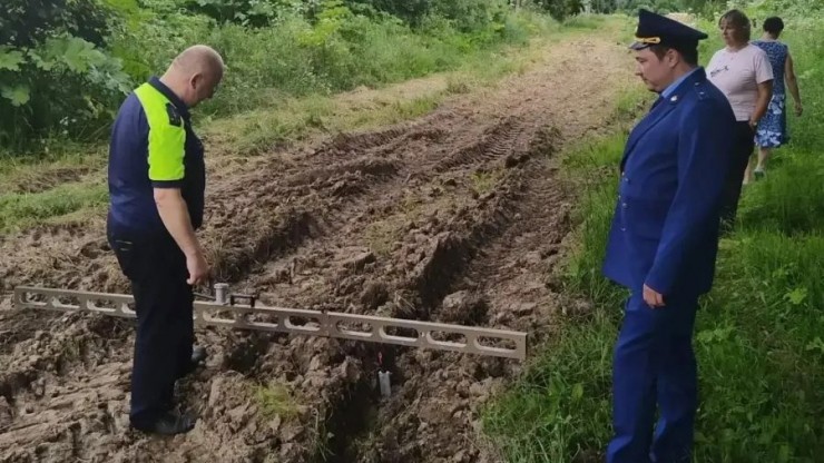 В деревнях Тверской области борются с "убитыми" дорогами - новости ТИА