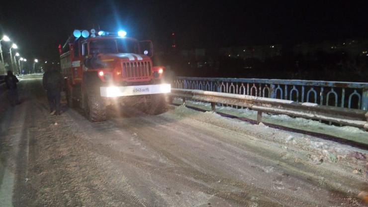 В Тверской области спасатели вытащили провалившегося под лед мужчину - новости ТИА