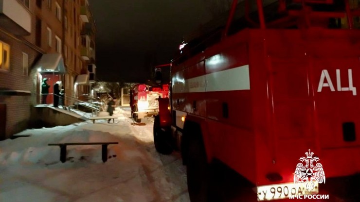 В Тверской области пожарные спасли мужчину из горящей квартиры - новости ТИА