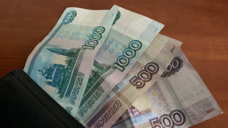 Спрос на наличные в России за выходные превысил 100 млрд рублей - новости ТИА
