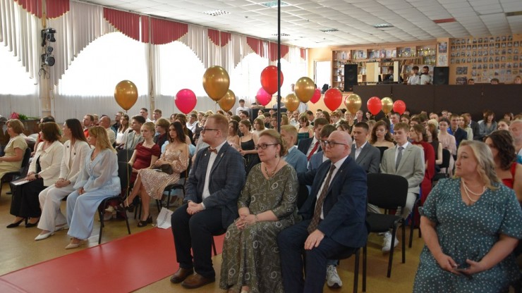 В Твери более 500 выпускников окончили школу с медалью - новости ТИА