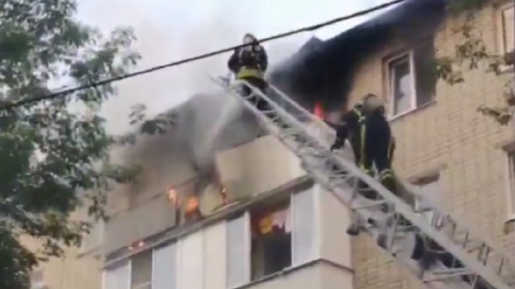В Твери жильцов подъезда эвакуировали из-за пожара на балконе пятиэтажки - новости ТИА