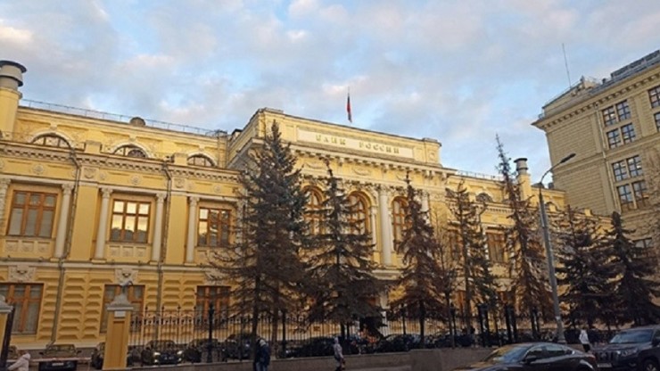 Десять карт в одни руки: банки продолжают борьбу с мошенниками - новости ТИА