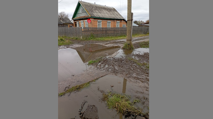Жители Тверской области пожаловались на ужасное состояние дороги после ремонта - новости ТИА