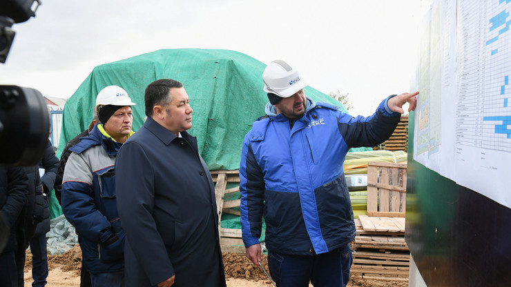 Губернатор Игорь Руденя ознакомился с ходом строительства Бежецкой ЦРБ - новости ТИА