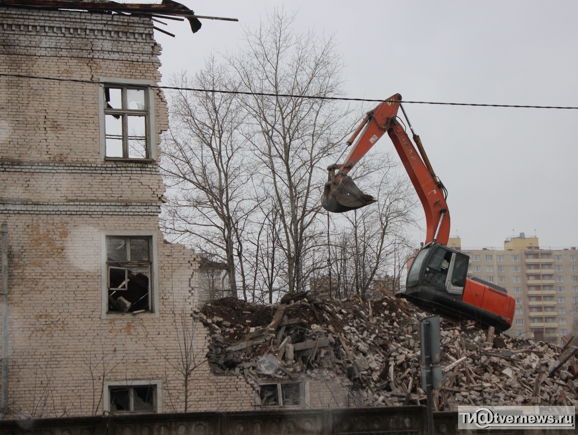 В Твери сносят казармы возле Суворовского училища | 26.11.2021 | Тверь -  БезФормата