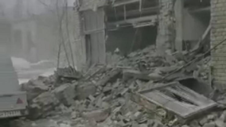 В Торжке рухнуло заброшенное здание - новости ТИА