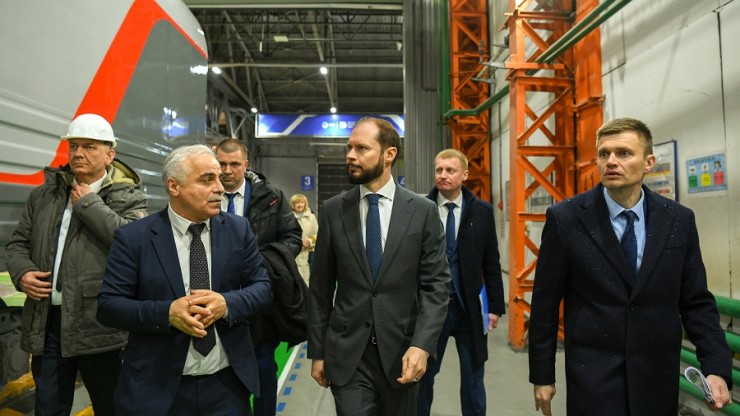 Виталий Королев посетил Тверской вагонзавод и пообщался с династиями вагоностроителей - новости ТИА