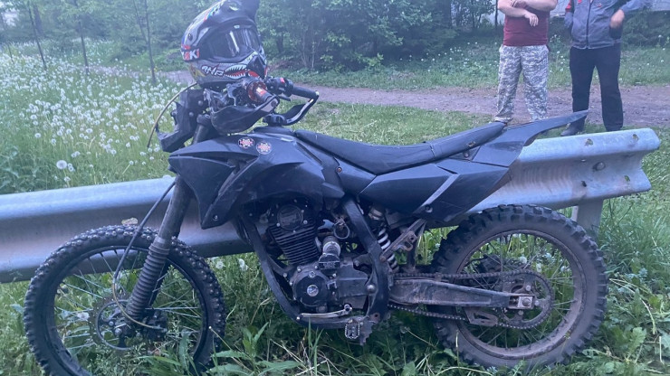 В Тверской области несовершеннолетний мотоциклист врезался в машину - новости ТИА