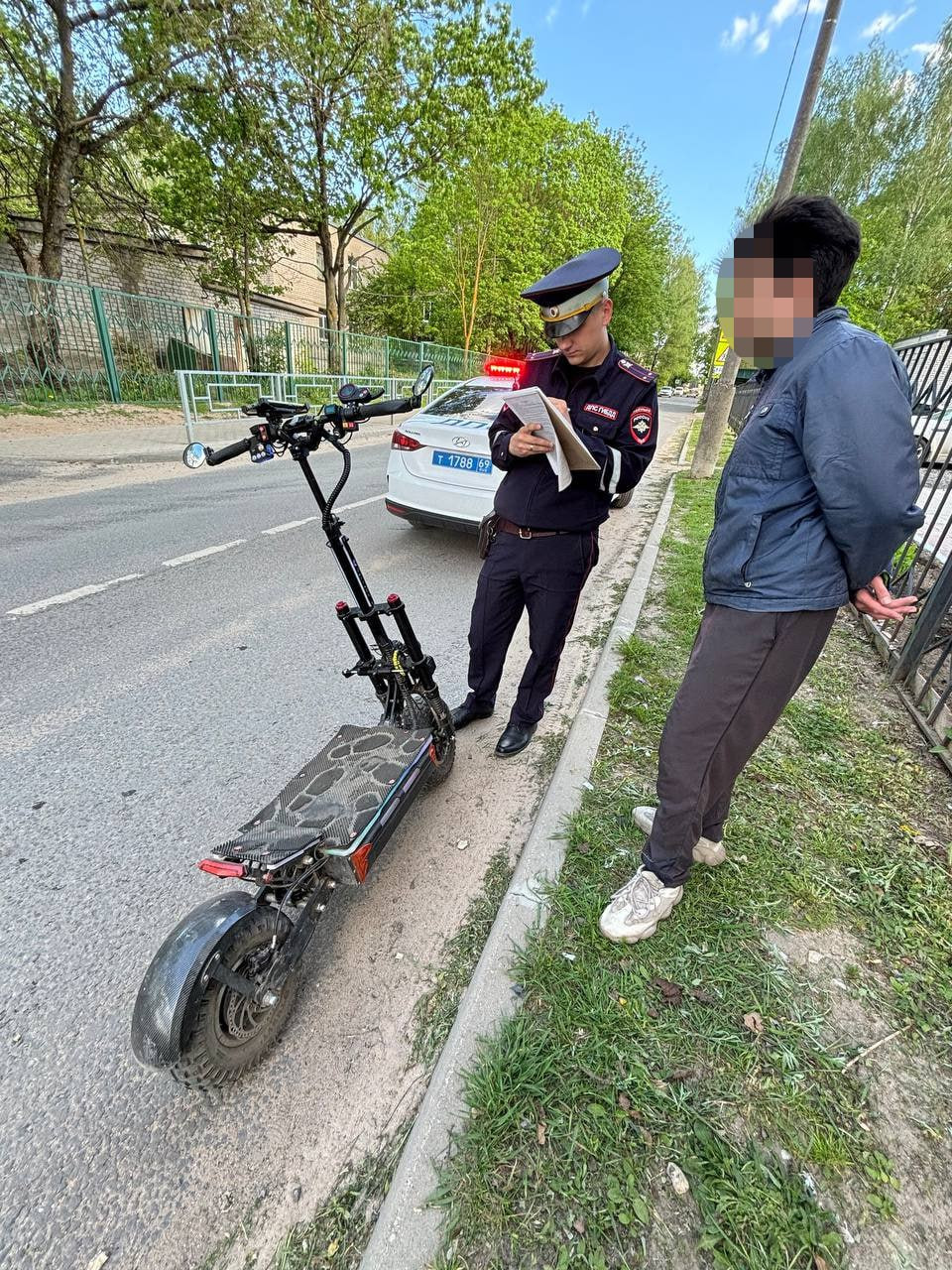 В Твери поймали и оштрафовали девять электросамокатчиков | 27.05.2024 |  Тверь - БезФормата