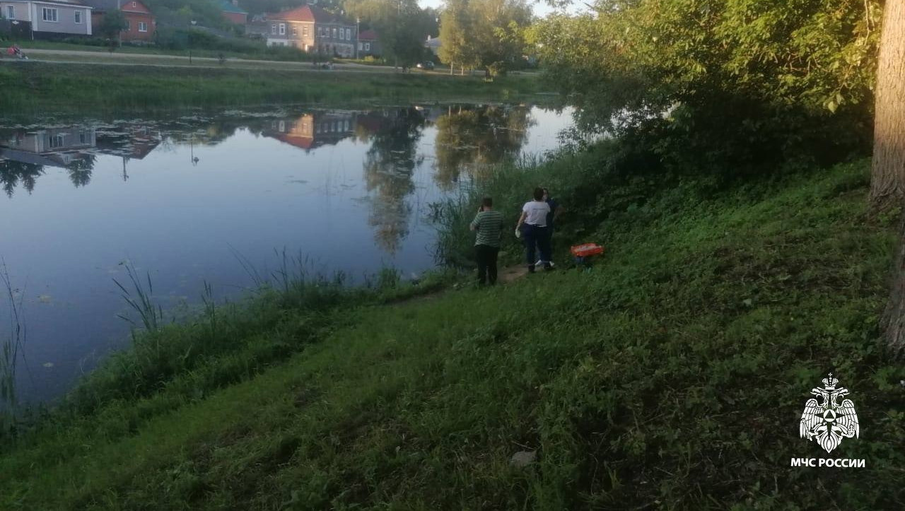 Из реки Кашинка в Тверской области достали тело мужчины - ТИА