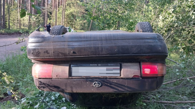 В Тверской области в в перевернувшейся машине погиб непристегнутый пассажир - новости ТИА