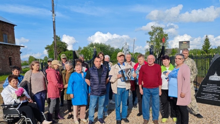 Гармонист из Иваново Николай Лемехов приехал в Тверскую область почтить память дяди - новости ТИА