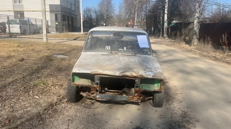 В Твери администрация ищет владельца брошенного на улице автохлама - новости ТИА