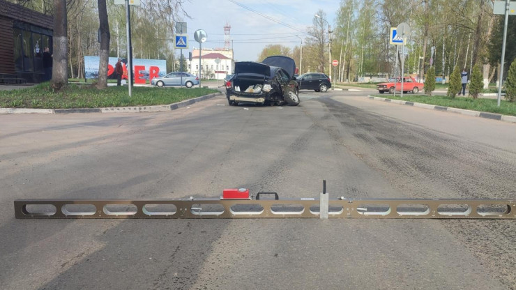 В Ржеве при столкновении трех автомобилей пострадали два человека - новости ТИА