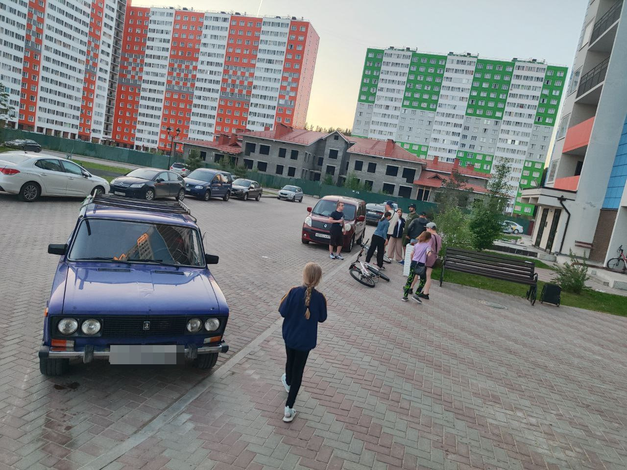 В Твери во дворе дома сбили девятилетнего велосипедиста | 28.05.2024 |  Тверь - БезФормата