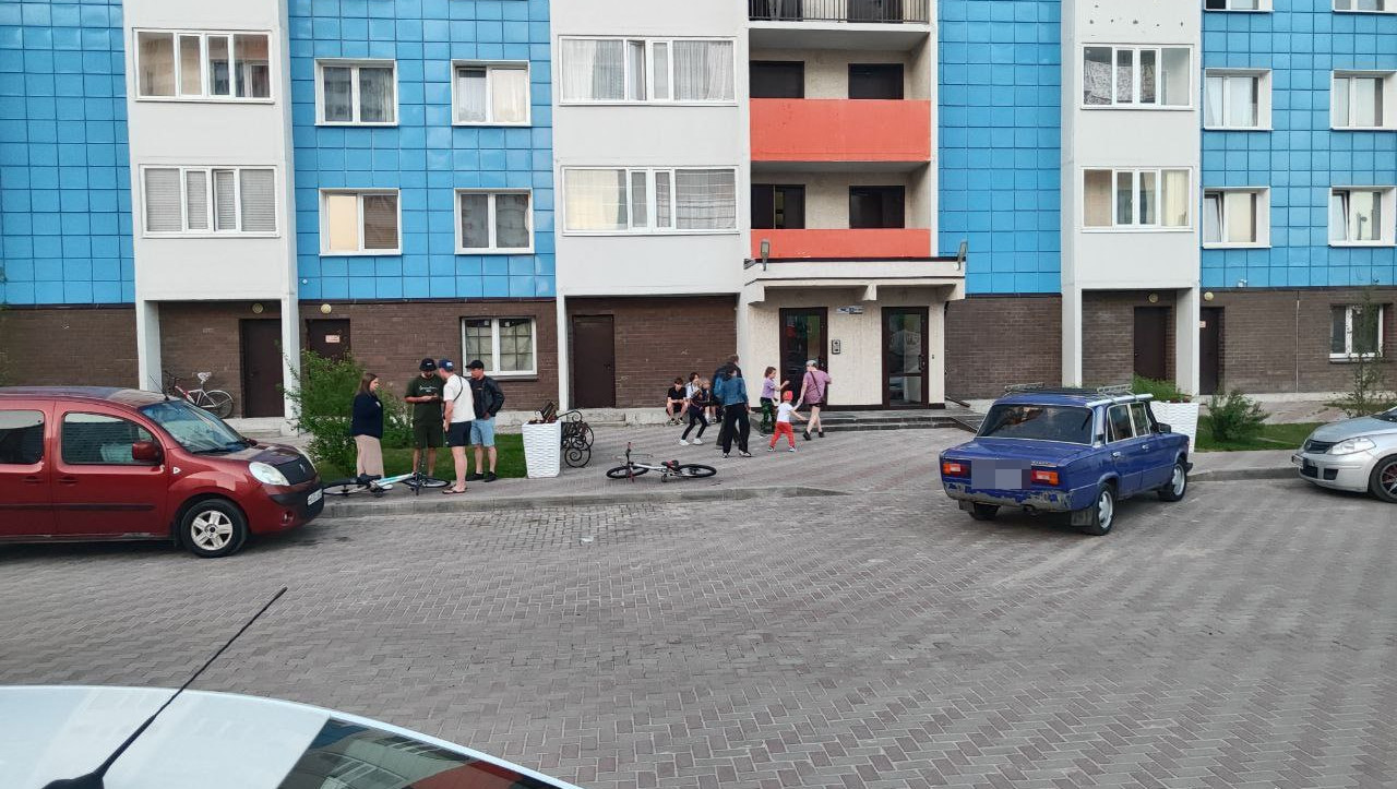 В Твери во дворе дома сбили девятилетнего велосипедиста | 28.05.2024 | Тверь  - БезФормата