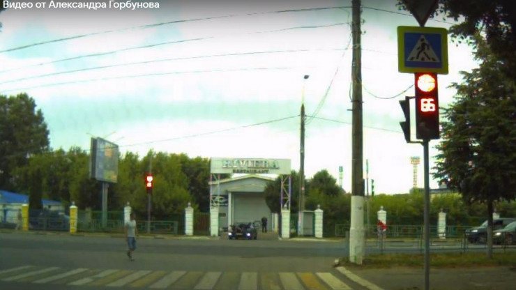 Опубликовано видео момента аварии в Твери, где велосипедист врезался в машину - новости ТИА