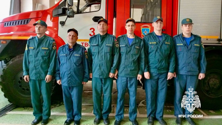 В Твери пожарные спасли из горящего дома трёх человек - новости ТИА