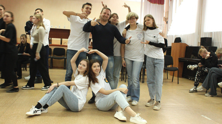 В фестивале "Театр-экспромт" в Твери победила команда школы №14 - новости ТИА