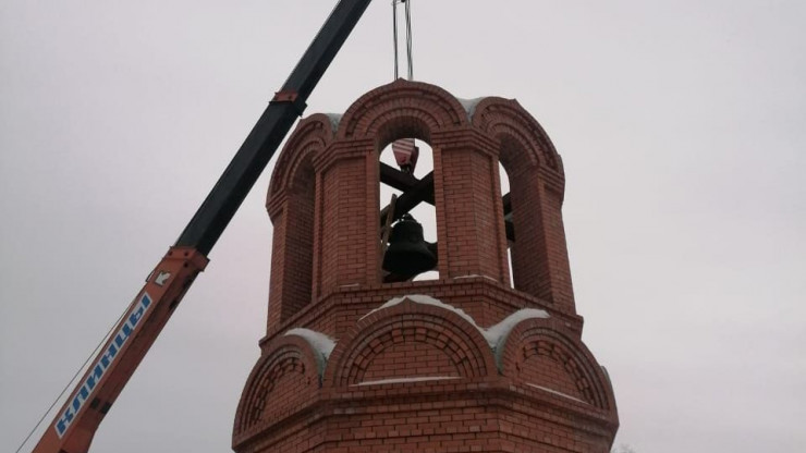 В Кимрах устанавливают колокола на часовню-звонницу памяти местных новомучеников - новости ТИА