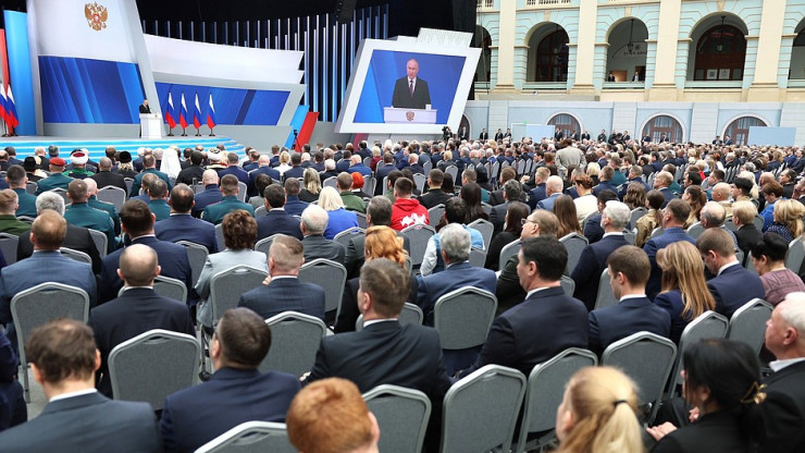 Путин призвал смягчить налоги для производств в малом и среднем бизнесе - новости ТИА